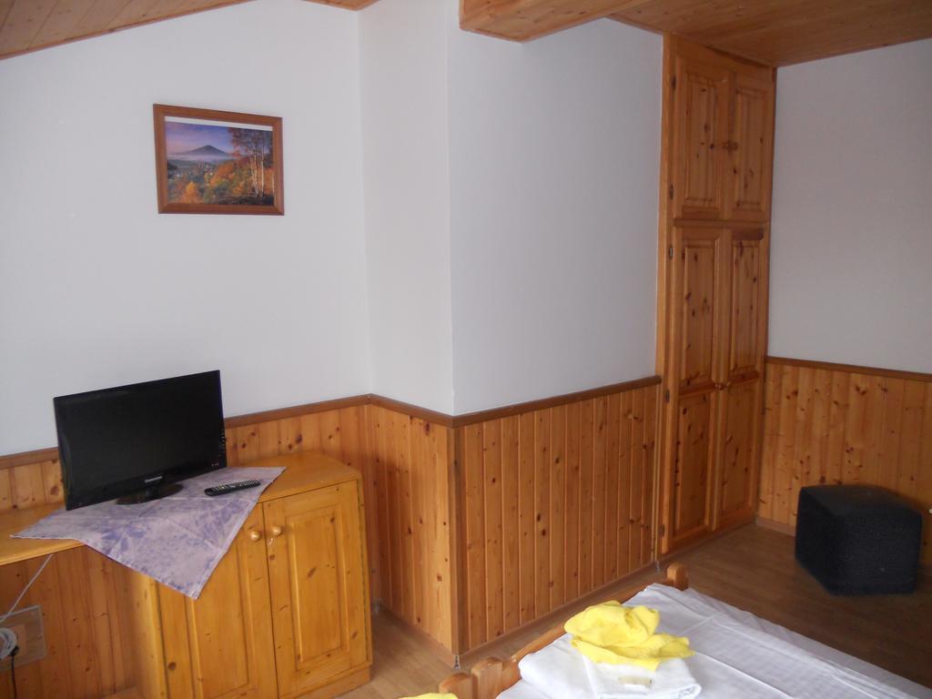 Penzion Kamzik Česká Kamenice Buitenkant foto